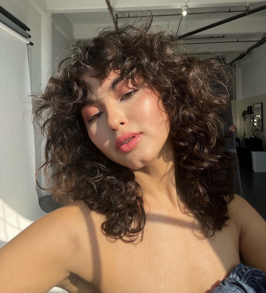 Hinge Date Asks to Pop Pimple, Divides Opinion Z News Service